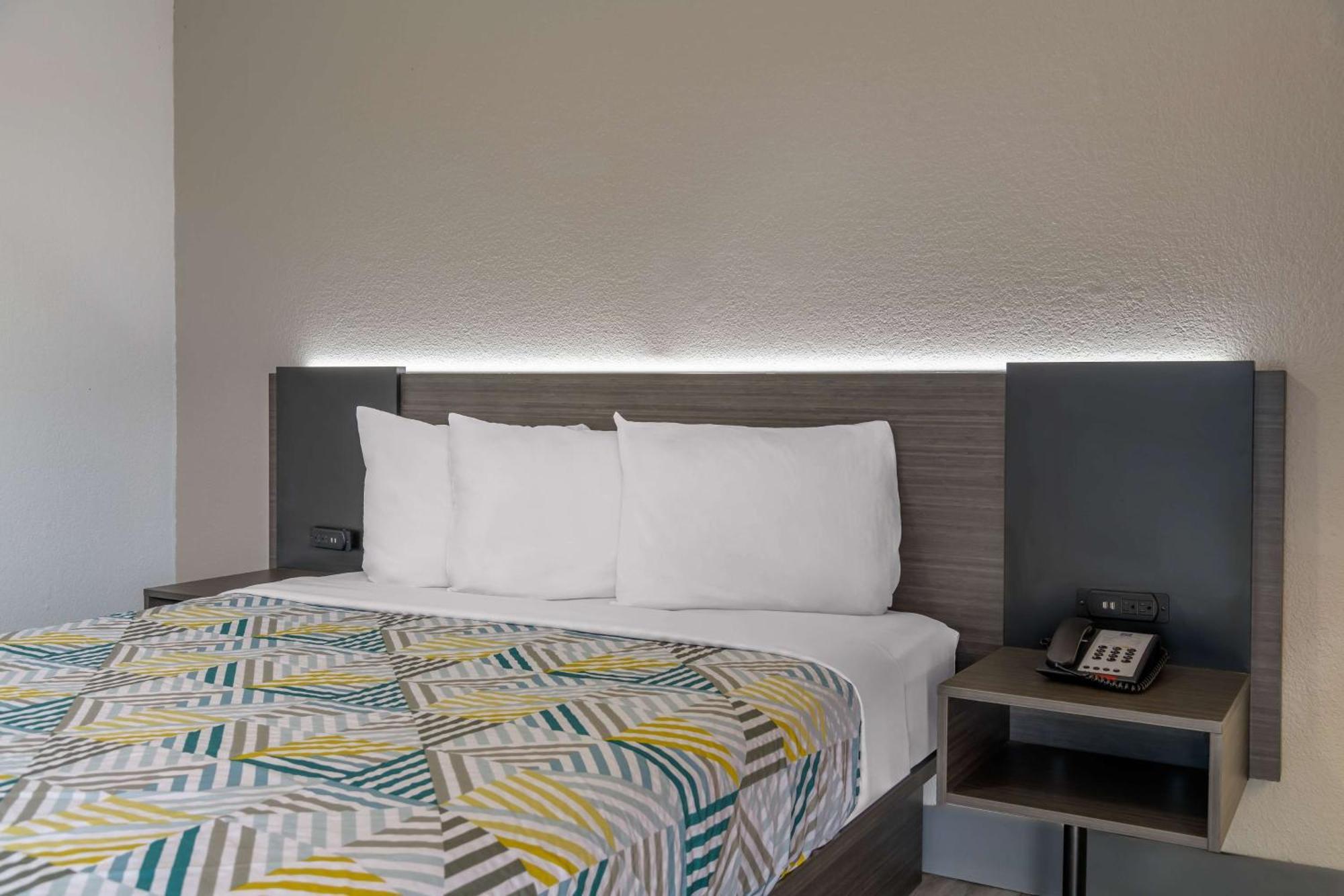Home 6 Motel توبيكا المظهر الخارجي الصورة