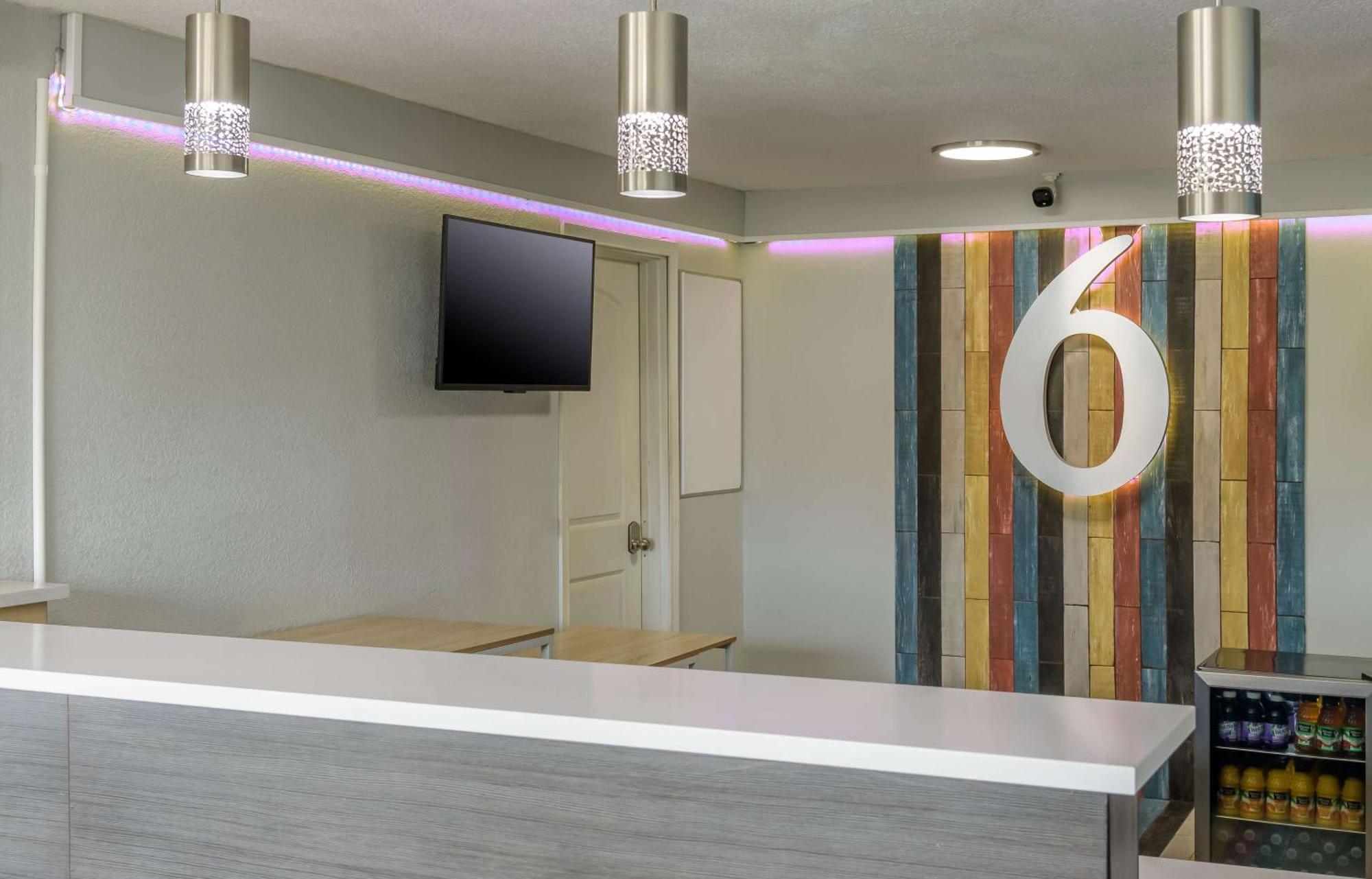 Home 6 Motel توبيكا المظهر الخارجي الصورة