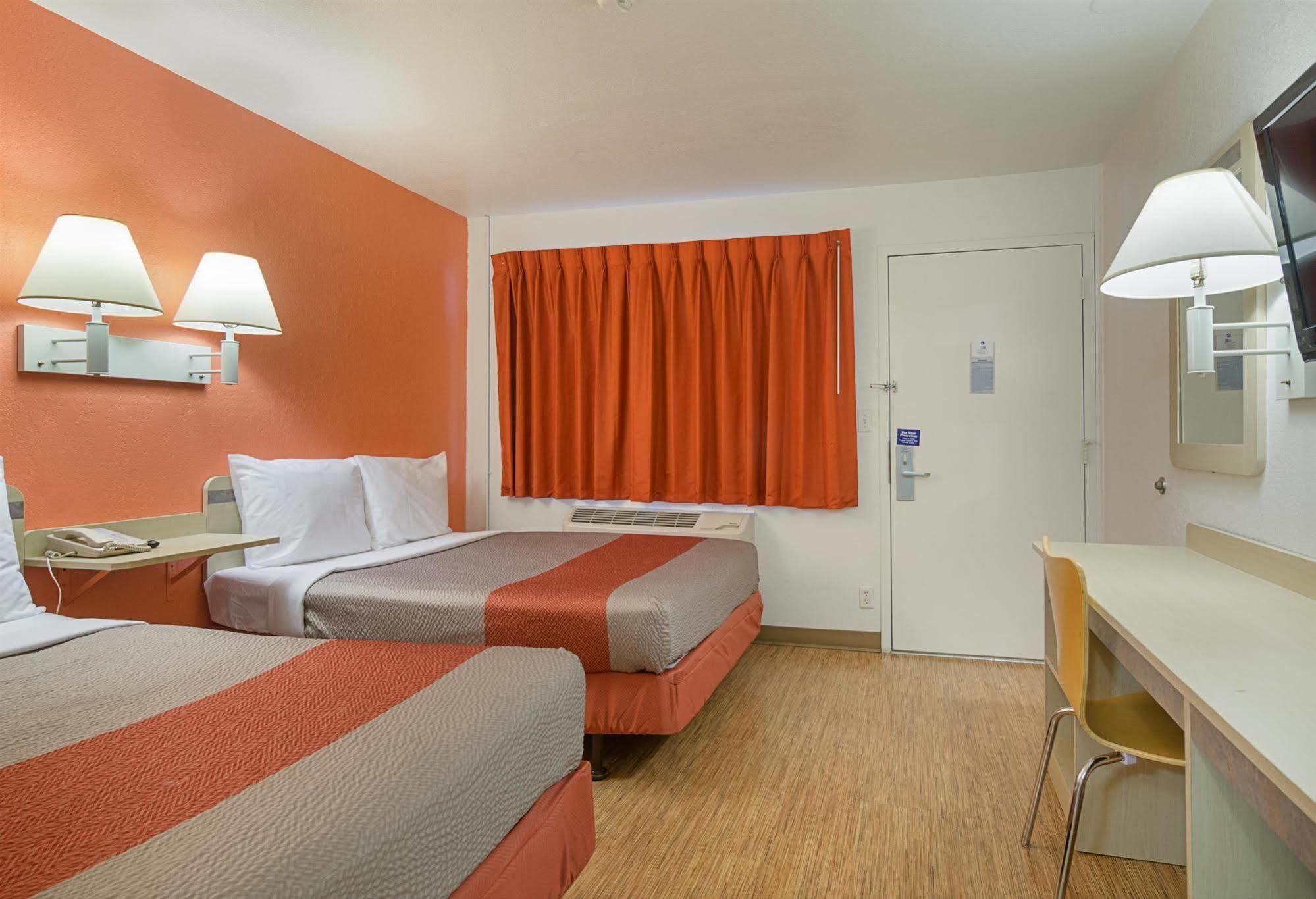 Home 6 Motel توبيكا المظهر الخارجي الصورة