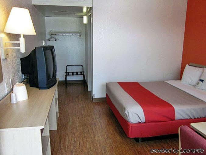Home 6 Motel توبيكا المظهر الخارجي الصورة